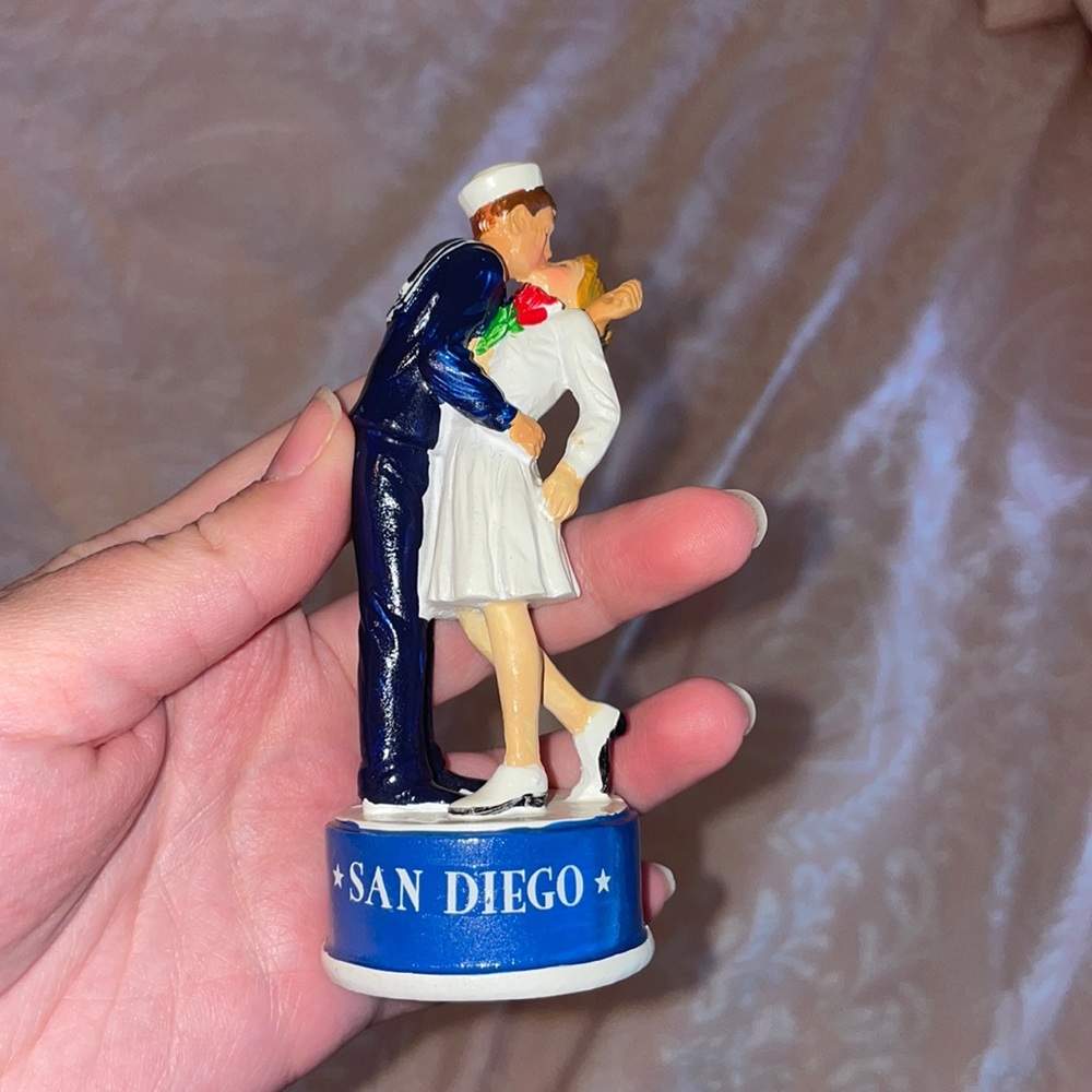 Figurine